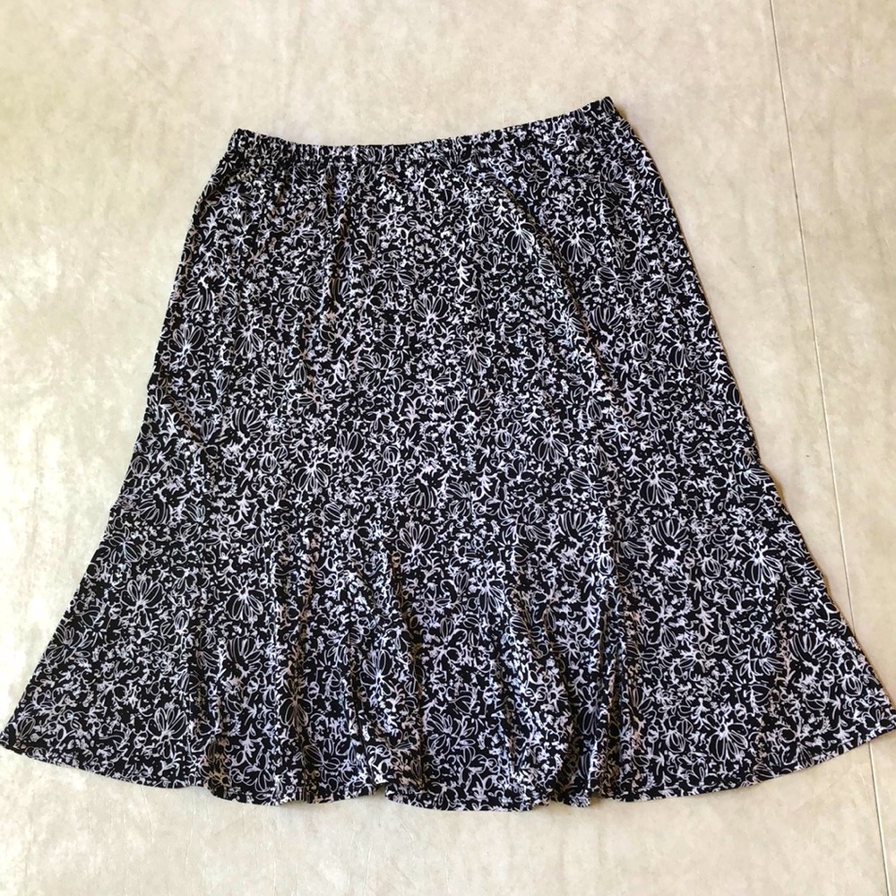 Christopher & Banks Woman Black White Pull-On Casual Skirt Elastic Waist Size S